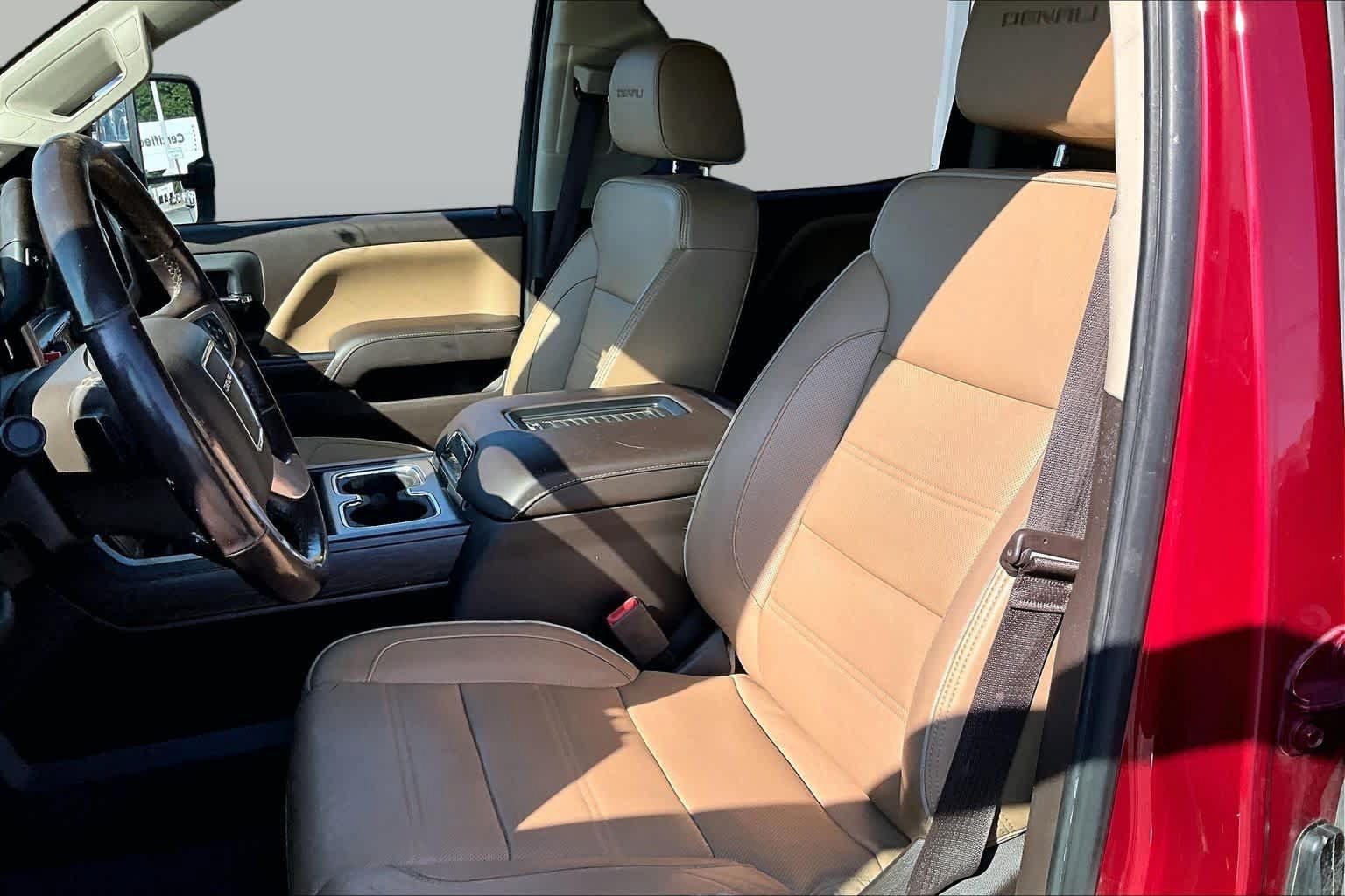 Used 2018 GMC Sierra 2500 Denali w/ Duramax Plus Package AWD/4WD image 7