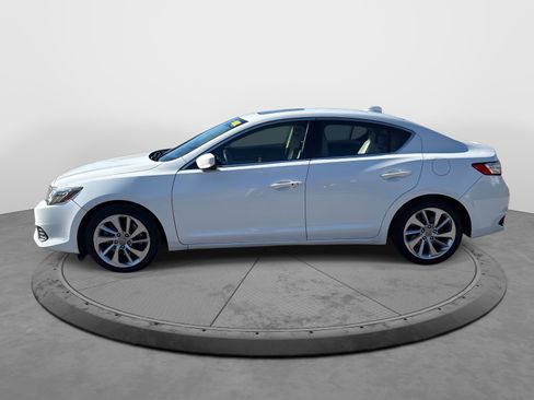 Used 2017 Acura ILX w/ Premium Package image 5