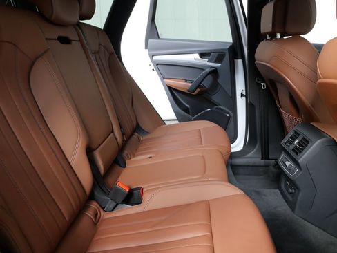 Used 2025 Audi Q5 2.0T Premium w/ Convenience Plus Package image 19