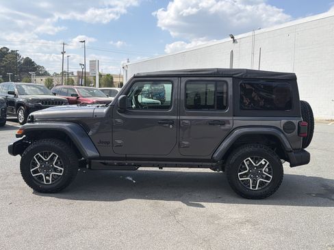 New 2026 Jeep Wrangler Unlimited Sahara AWD/4WD image 4
