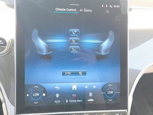 Used 2025 Mercedes-Benz GLC 300 image 29