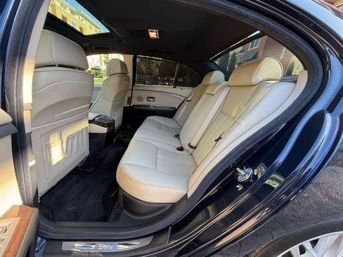 Used 2007 BMW 750i RWD image 26