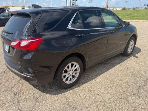 Used 2019 Chevrolet Equinox LT FWD image 3