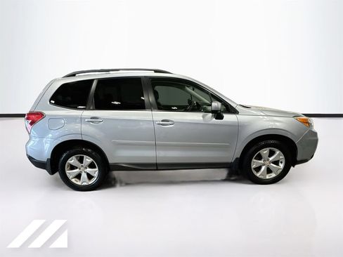 Used 2016 Subaru Forester 2.5i Premium AWD/4WD image 4