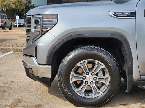 Used 2023 GMC Sierra 1500 SLT w/ SLT Convenience Package image 8