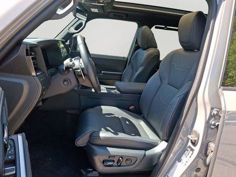 Used 2025 Lexus GX 550 w/ Accessory Package (2T) AWD/4WD image 15