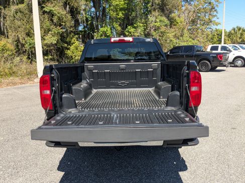 Used 2021 Chevrolet Colorado W/T w/ WT Convenience Package image 12