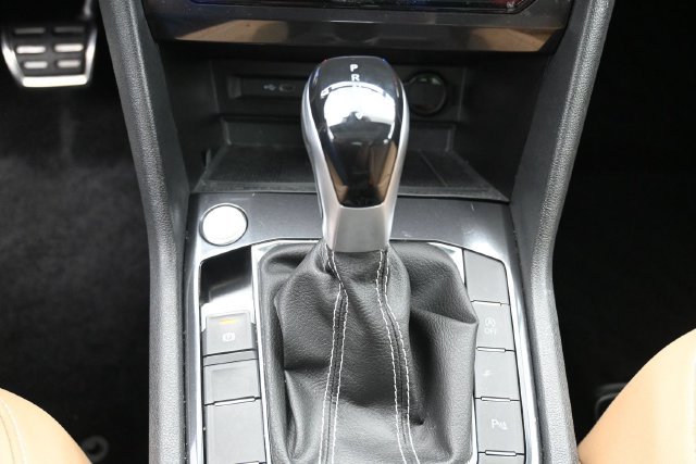 Used 2023 Volkswagen Tiguan SE R-Line FWD image 25