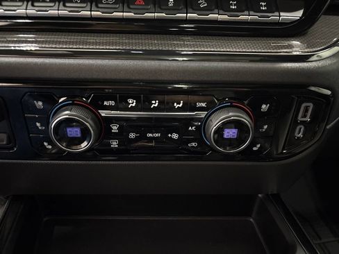 Used 2022 Chevrolet Silverado 1500 ZR2 w/ Technology Package AWD/4WD image 23