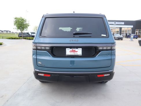New 2026 Jeep Grand Wagoneer 4WD image 24