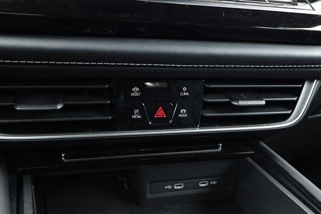 Used 2025 Volkswagen Atlas SE AWD/4WD image 18