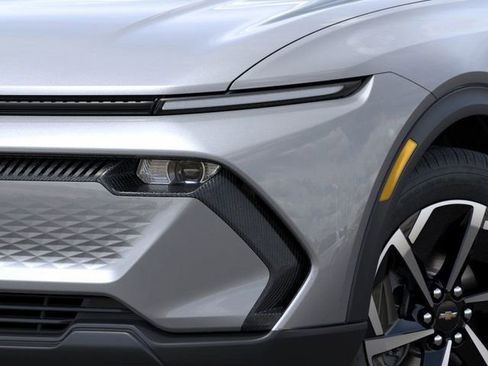 New 2026 Chevrolet Equinox EV LT image 11