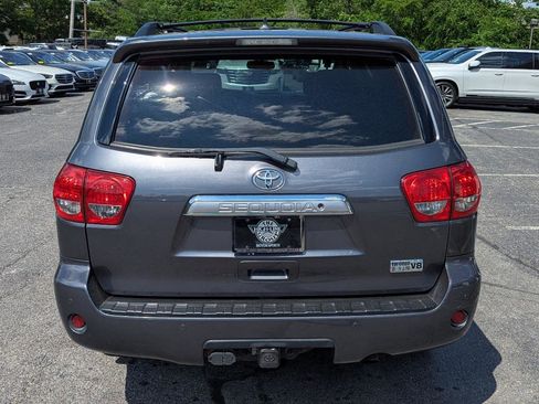 Used 2017 Toyota Sequoia Platinum AWD/4WD image 8