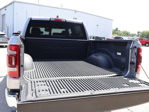 Used 2023 RAM 1500 Laramie AWD/4WD image 15