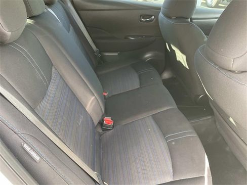 Used 2022 Nissan Leaf S image 32
