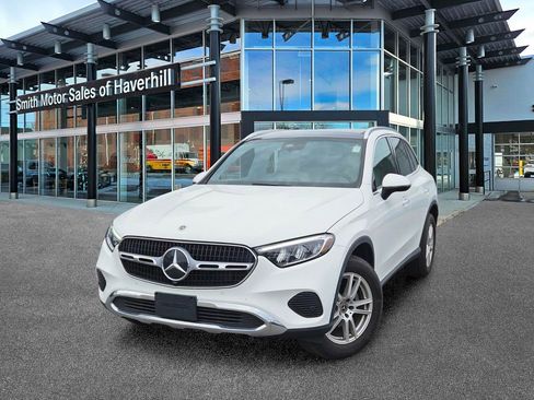 Used 2025 Mercedes-Benz GLC 300 4MATIC image 1