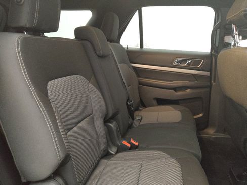 Used 2018 Ford Explorer XLT FWD image 19