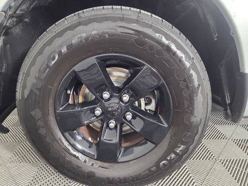 Used 2019 RAM 1500 Express RWD image 9