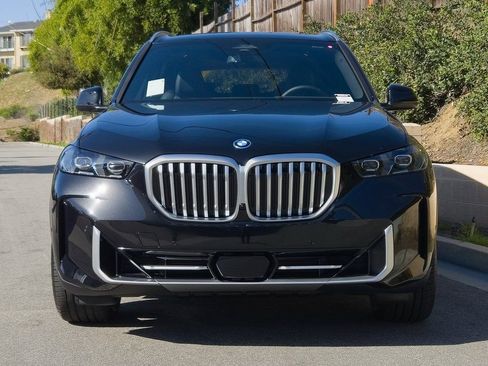 New 2026 BMW X5 xDrive50e w/ Executive Package image 3