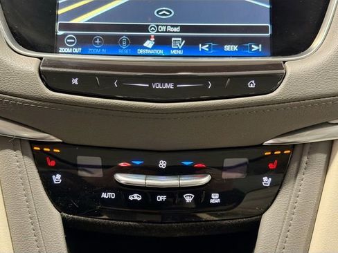 Certified 2019 Cadillac XT5 Premium Luxury FWD image 9