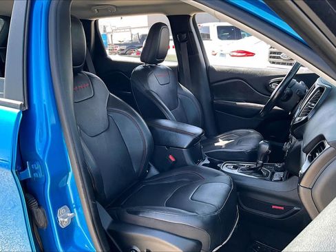 Used 2021 Jeep Cherokee Trailhawk w/ Technology Group image 8