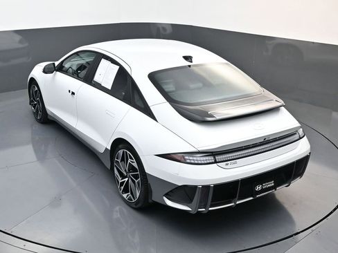 Used 2024 Hyundai Ioniq 6 SEL image 18