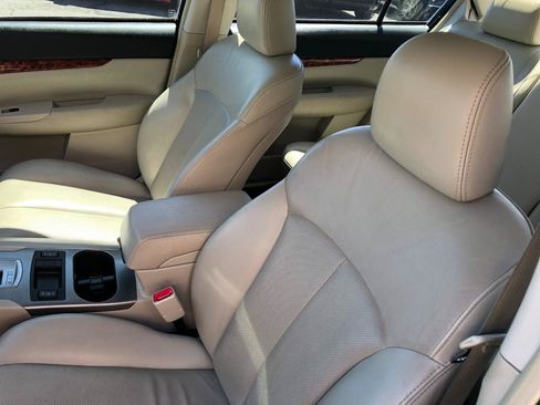Used 2011 Subaru Legacy 2.5i Limited w/ Popular Equipment Group 2B AWD/4WD image 20