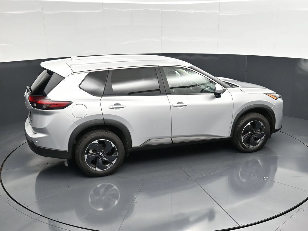 Used 2025 Nissan Rogue SV AWD/4WD image 43