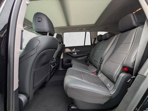 New 2026 Mercedes-Benz GLS 450 4MATIC image 16