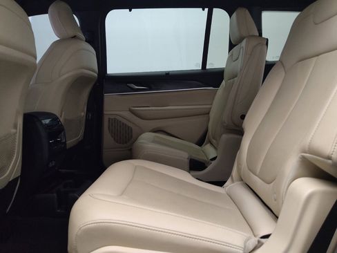 Used 2023 Jeep Grand Cherokee L Limited w/ Luxury Tech Group II RWD image 18