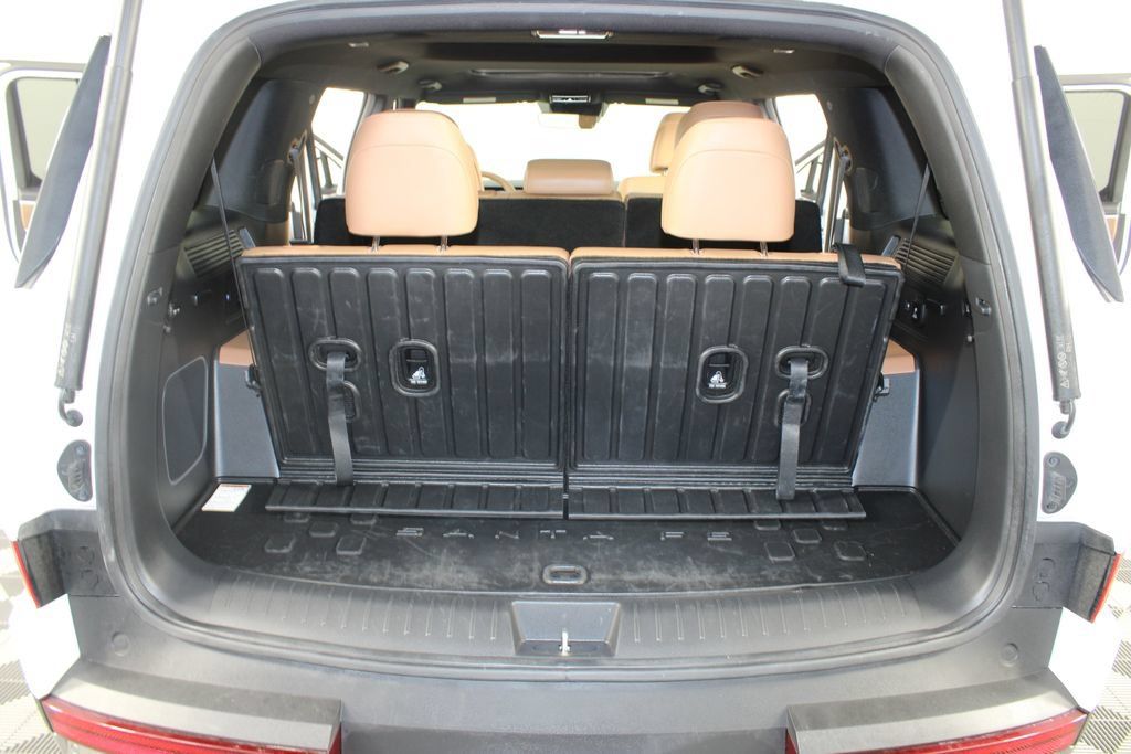 Used 2025 Hyundai Santa Fe Limited AWD/4WD image 23