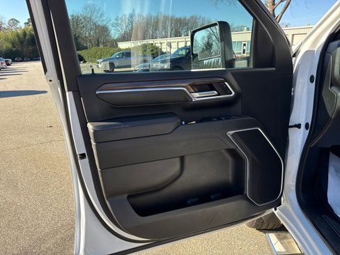 Used 2024 Chevrolet Silverado 2500 LT w/ Safety Package image 21