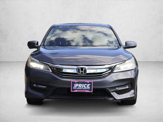 Used 2017 Honda Accord Touring image 2