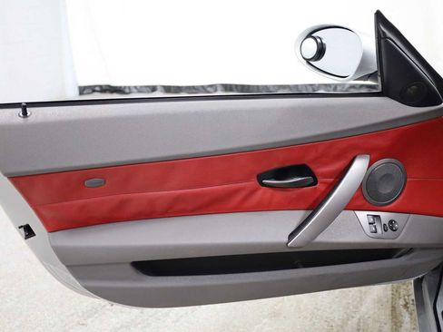 Used 2003 BMW Z4 2.5i image 16