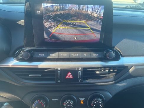 Used 2023 Kia Forte LXS w/ LXS Technology Package image 12