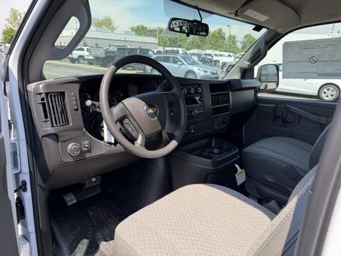 New 2026 Chevrolet Express 3500 Extended RWD image 10