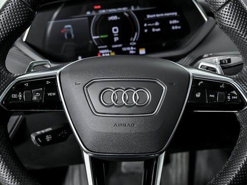 Used 2022 Audi e-tron GT Prestige w/ Prestige Package image 28