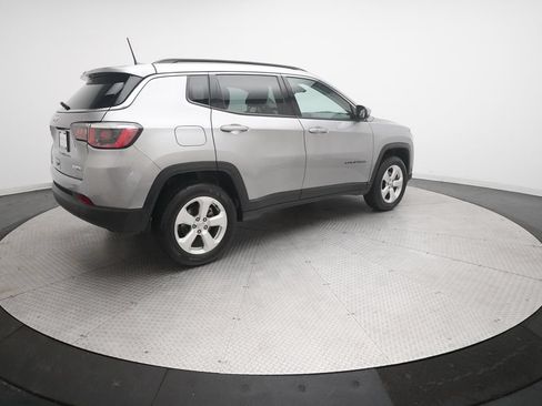 Used 2019 Jeep Compass Latitude w/ Popular Equipment Group AWD/4WD image 36