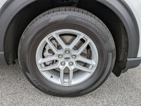 Certified 2026 Ford Explorer Active RWD image 11