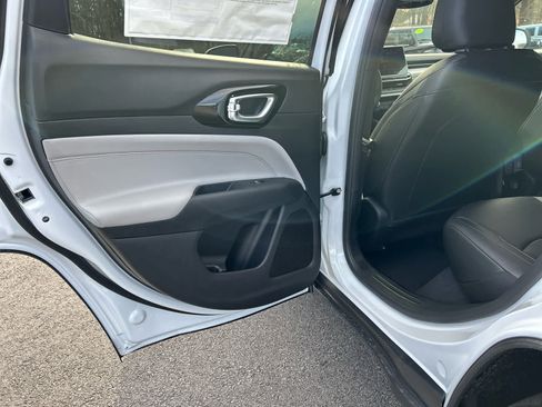 New 2026 Jeep Compass Limited image 31