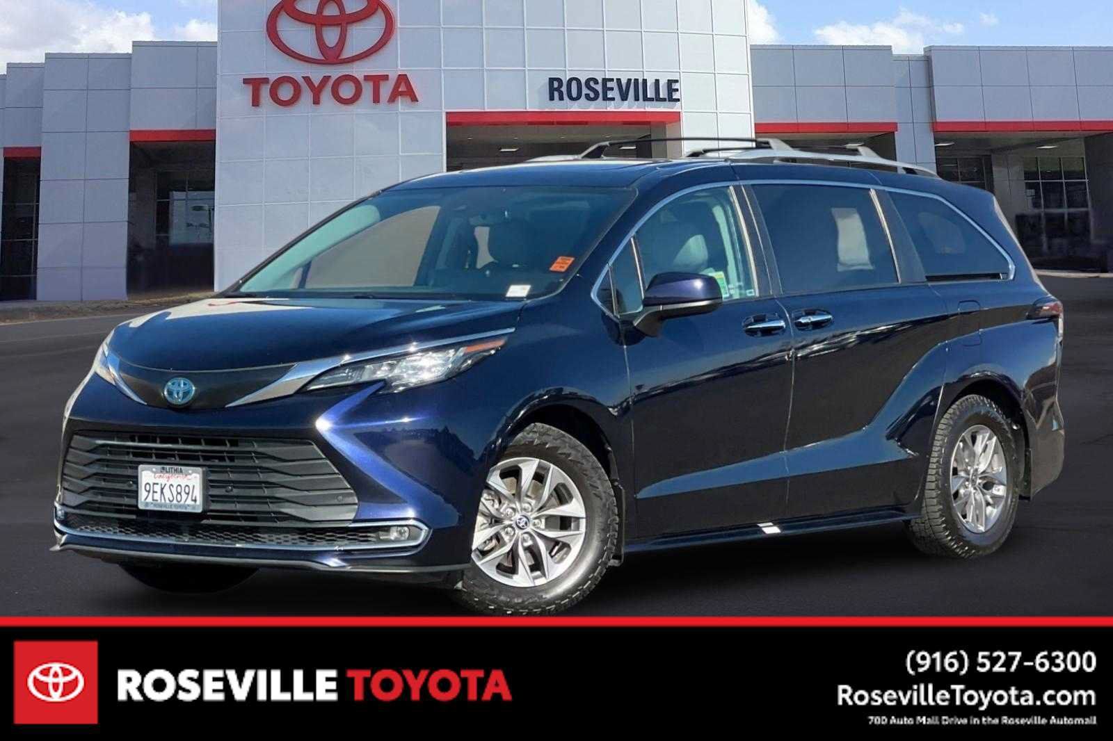 Used 2023 Toyota Sienna XLE AWD/4WD image 1