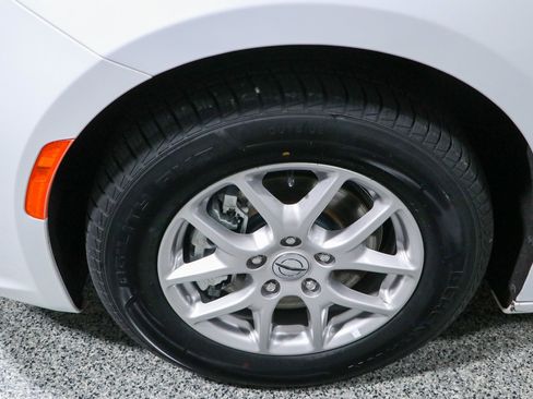 Used 2024 Chrysler Pacifica Touring-L FWD image 11