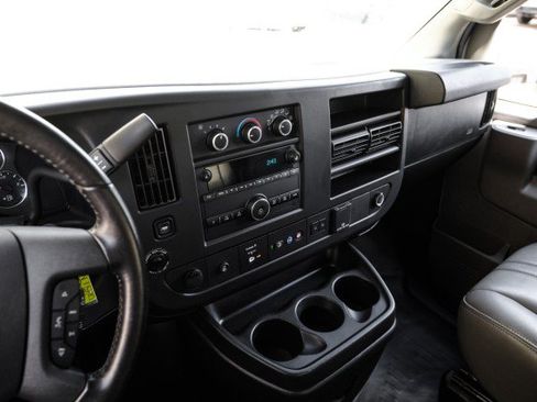 Used 2021 Chevrolet Express 3500 w/ Power Convenience Package RWD image 17