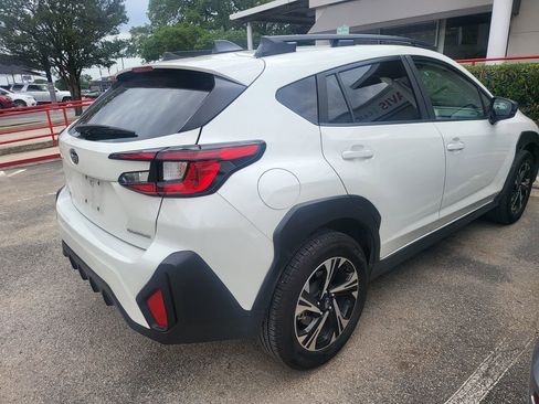 Used 2025 Subaru Crosstrek 2.0i Premium image 9