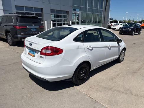 Used 2012 Ford Fiesta S FWD image 3