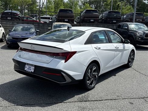 New 2025 Hyundai Elantra SEL image 7