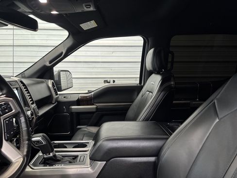 Used 2017 Ford F150 Platinum w/ Equipment Group 701A Luxury image 19