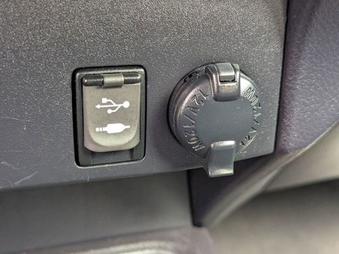 Used 2017 Toyota RAV4 LE FWD image 19