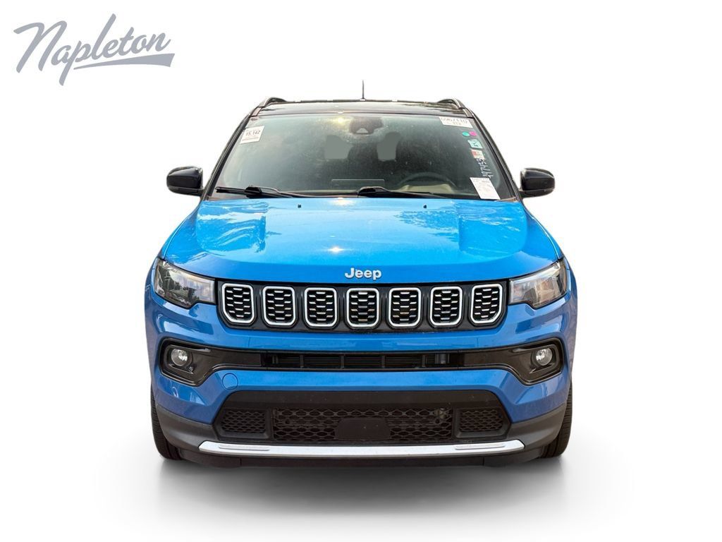 Used 2025 Jeep Compass Limited AWD/4WD image 9