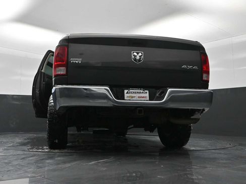 Used 2021 RAM 1500 Classic SLT image 30